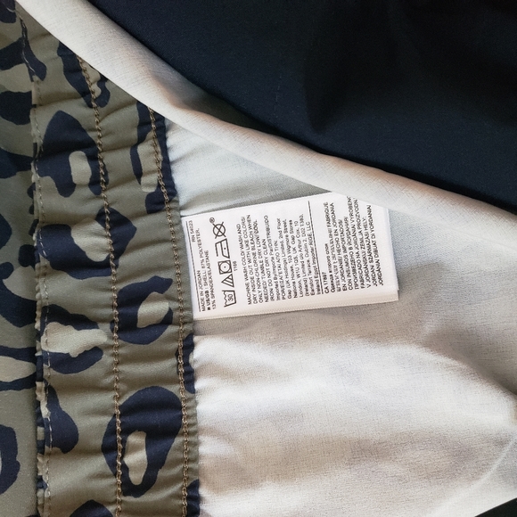 BANANA REPUBLIC SHORTS MENS XL HYBRID SWIM SHORTS LEOPARD PRINT NEW WITH TAGS. - Picture 8 of 8